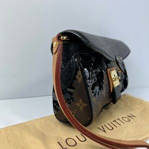 Louis Vuitton Limited Edition Fleur De Jais Manege Clutch